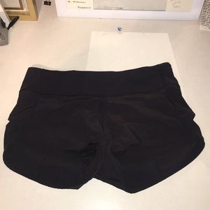 LULULEMON SPEED SHORT size 6